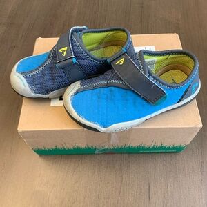PLAE Cam Shoe, size 9, blue